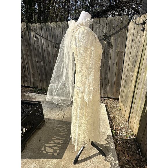 Vintage 70's Greenco Maid Wedding Dress Ivory Lace With Veil Long Sleeve Size 4 - Picture 15 of 16